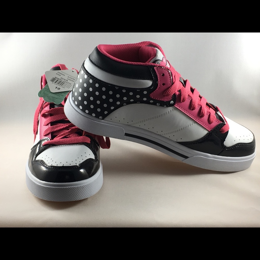 Airspeed sneakers - BNWT - Diva, size 10